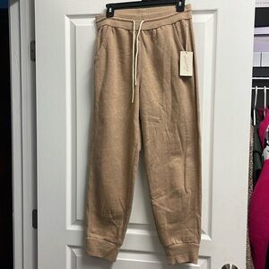 NWT! Universal thread sweatpant / joggers with banded bottom.